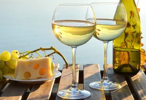 Nhung-chai-ruou-vang-Moscato-dang-thuong-thuc-nhat-1-min
